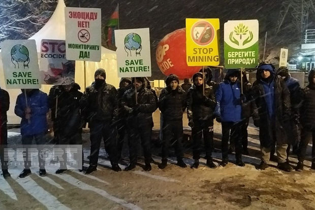 Qar yağmağına baxmayaraq, Xankəndi-Laçın yolunda aksiya 29 gündür davam edir - FOTO