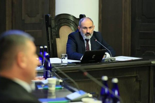Paşinyanın orduda “islahatı”, yaşlı “könüllü”lərin ümidinə qalan hökumət - ŞƏRH + FOTO