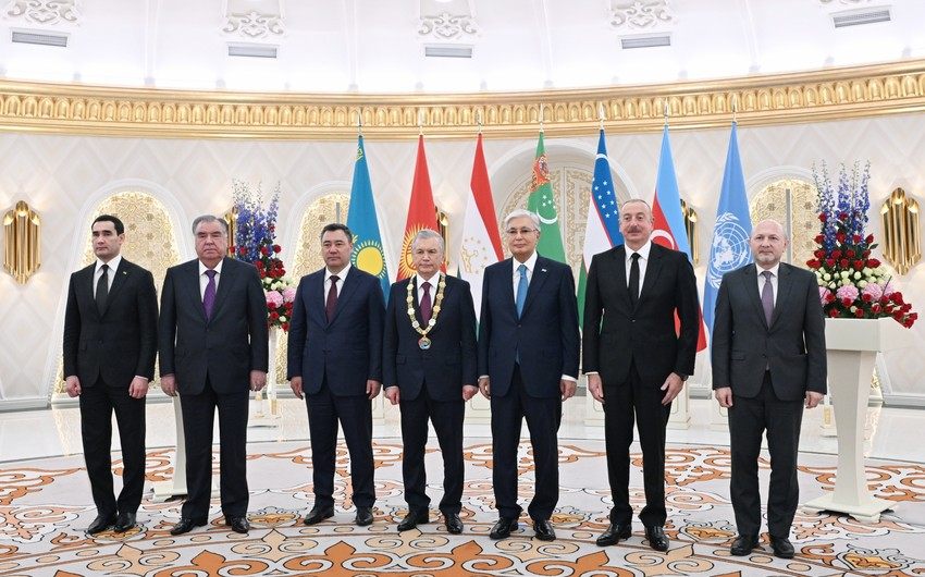 Prezident İlham Əliyev Astanada Özbəkistan Prezidenti Şavkat Mirziyoyevin təltif olunması mərasimində iştirak edib