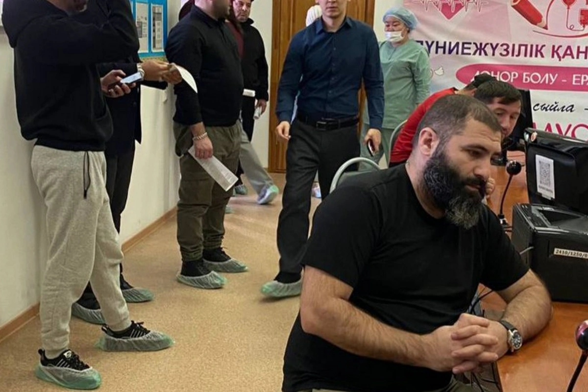Aktau sakinləri təyyarə qəzasında xəsarət alanlar üçün yenidən qan verməyə gəliblər
