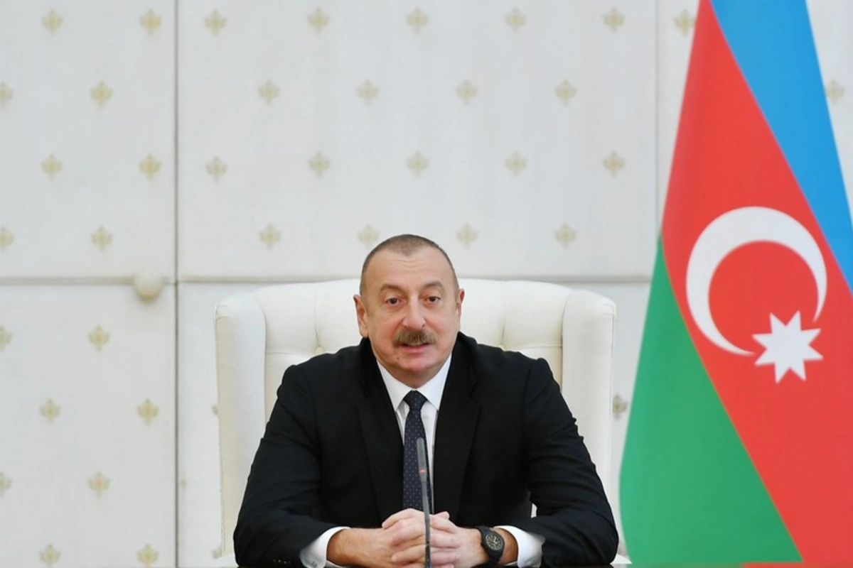 İlham Əliyev Ağdam şəhərində 1 nömrəli körpələr evi-uşaq bağçasında aparılan tikinti işləri ilə tanış olub