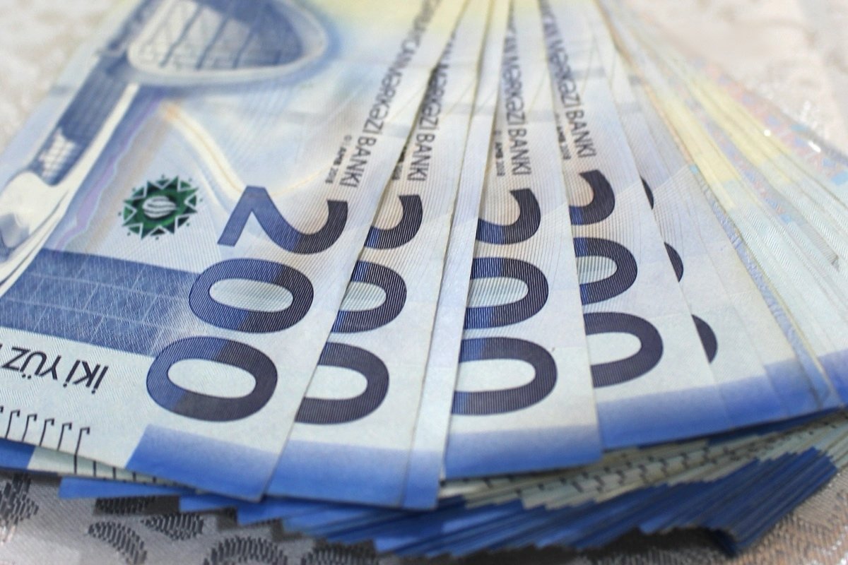 Azərbaycanda orta aylıq əmək haqqı 13 %-ə yaxın artıb