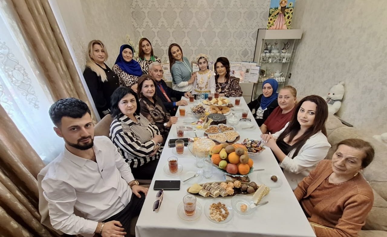 Fitri istedada malik olan Leylanı hamımız tanıyaq...