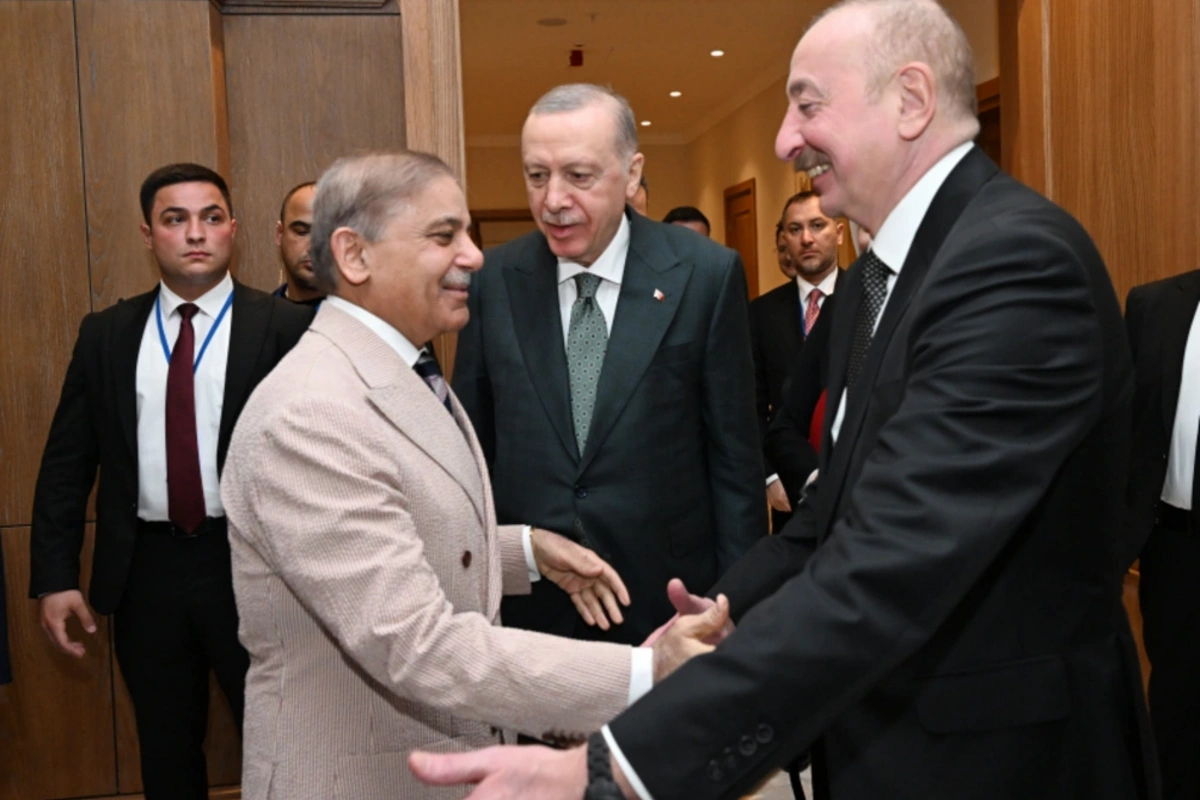 Şahbaz Şərif: "Tərəfdaşlığımızı xalqlarımızın istəyinə uyğun yeni səviyyəyə qaldırmaq arzusundayıq" Şahbaz Şərif: "Tərəfdaşlığımızı xalqlarımızın istəyinə uyğun yeni səviyyəyə qaldırmaq arzusundayıq"