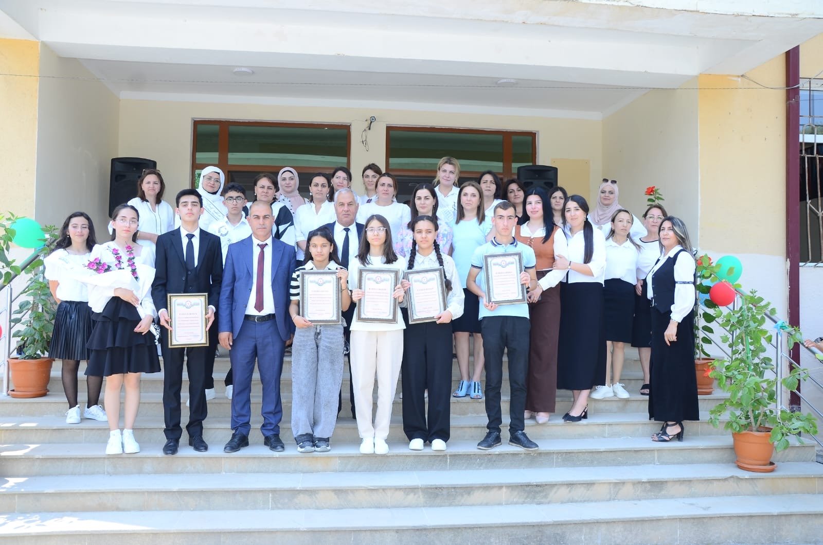 Zabil Əsgərov adına tam orta məktəbdə son zəng tədbiri keçirildi