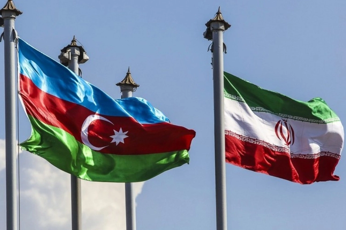 İran səfiri Bakıdakı görüşdə "qardaşlıq münasibətləri" mesajı verdi İran səfiri Bakıdakı görüşdə "qardaşlıq münasibətləri" mesajı verdi
