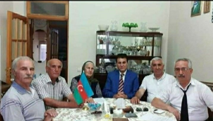 Əsl dostlar unudulmur. Əsl dostlar unudulmur.