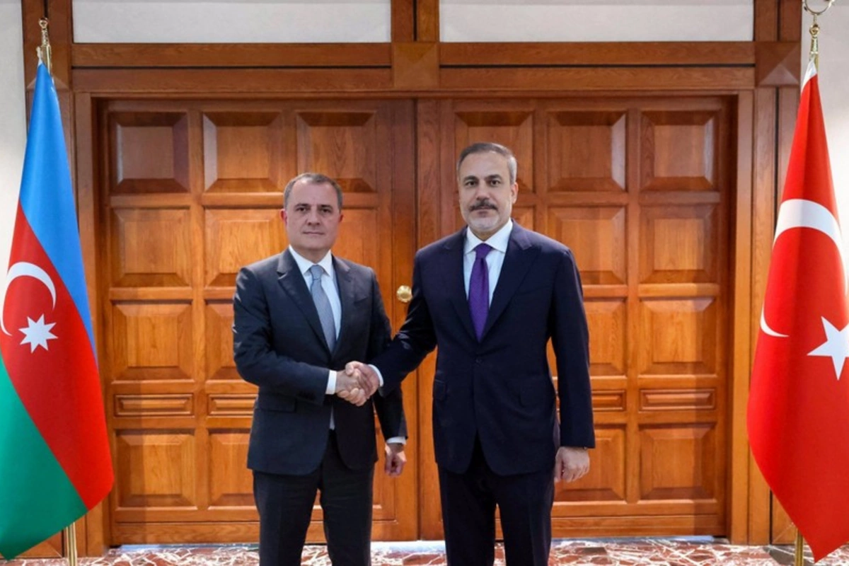 Hakan Fidan ilə Ceyhun Bayramov regional məsələləri müzakirə ediblər