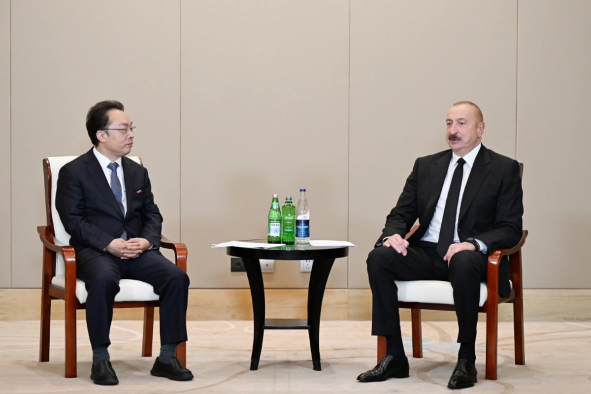 Prezident İlham Əliyev Tiencində "CETC" korporasiyasının baş direktoru ilə görüşüb