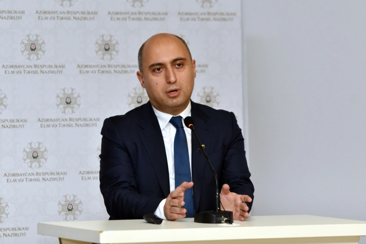 Elm və təhsil naziri: "Tarix kitablarının dili şagirdlərin anlayış səviyyəsinə uyğun deyil"