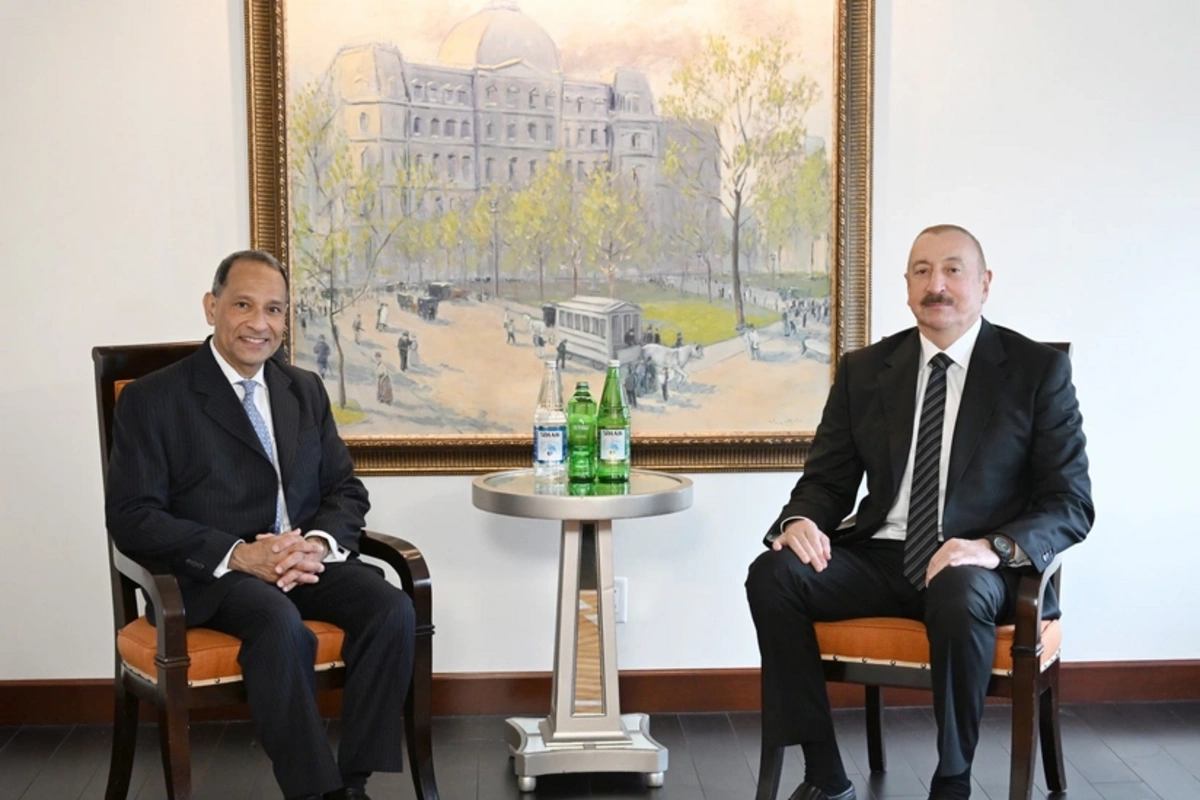Prezident İlham Əliyev Nyu-Yorkda ABŞ Ticarət Palatasının baş vitse-prezidenti ilə görüşüb