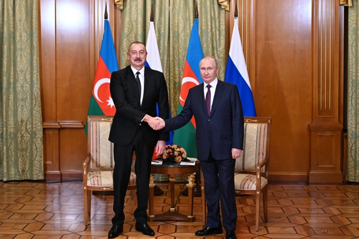 İlham Əliyev Vladimir Putini təbrik edib