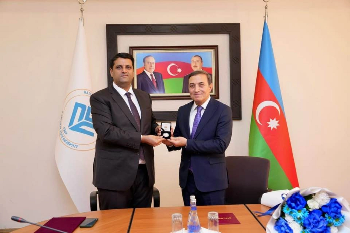 Mənsum İbrahimov bu universitetin "Fəxri Professor"u seçildi