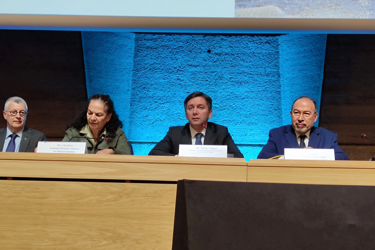 Yalçın Rəfiyev UNESCO-nun iqlim konfransında iştirak edib