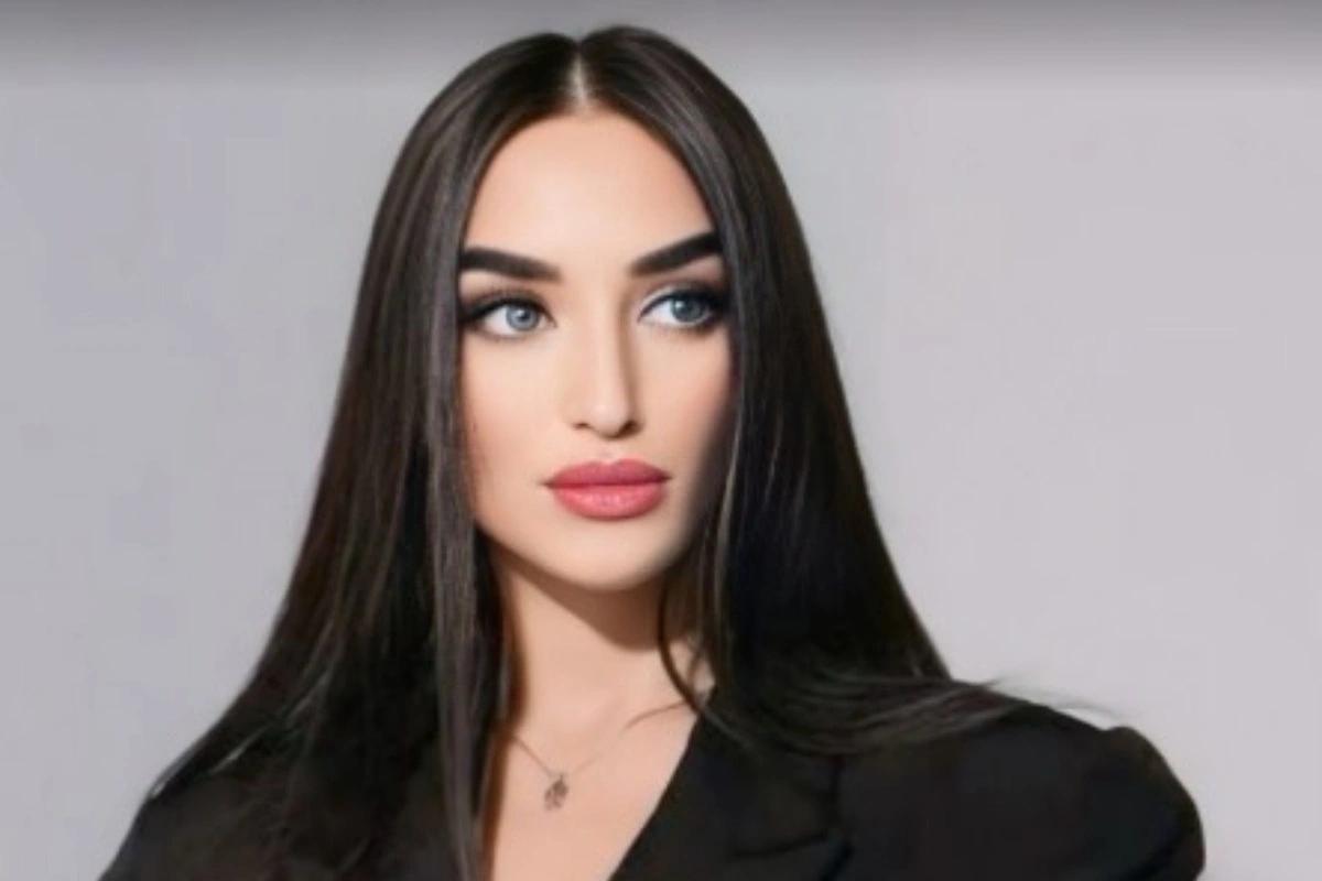 Alyona Əliyeva 9 Noyabr - Dövlət Bayrağı Günü münasibətilə paylaşım edib