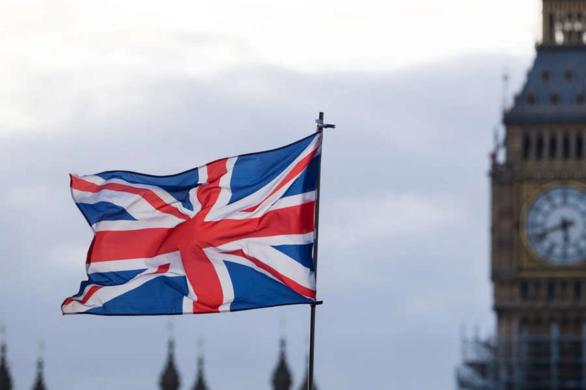 Böyük Britaniya üç ölkənin vətəndaşlarına vizanı dayandıra bilər