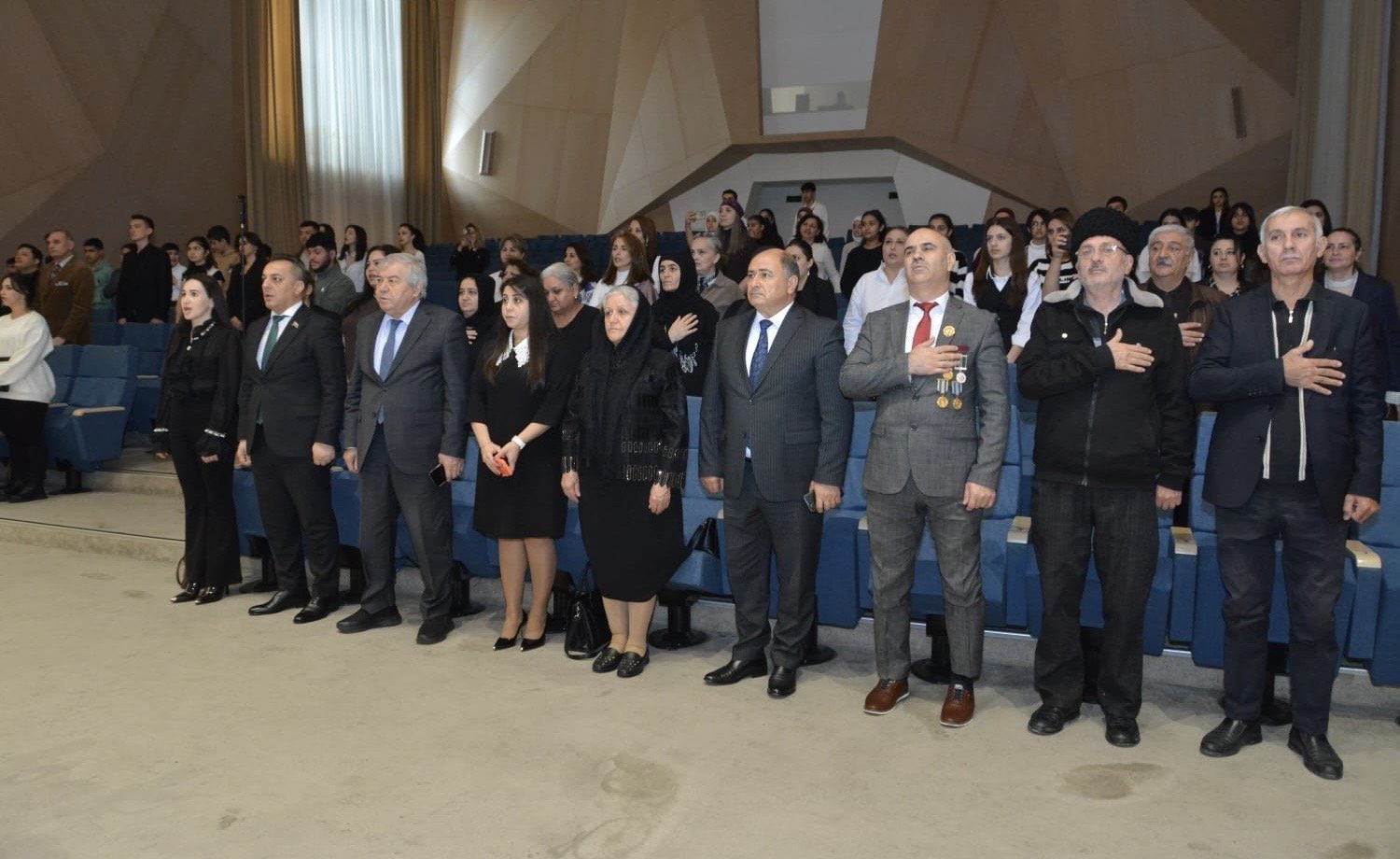 " Mən orada idim" adlı tamaşa nümayiş etdirildi.