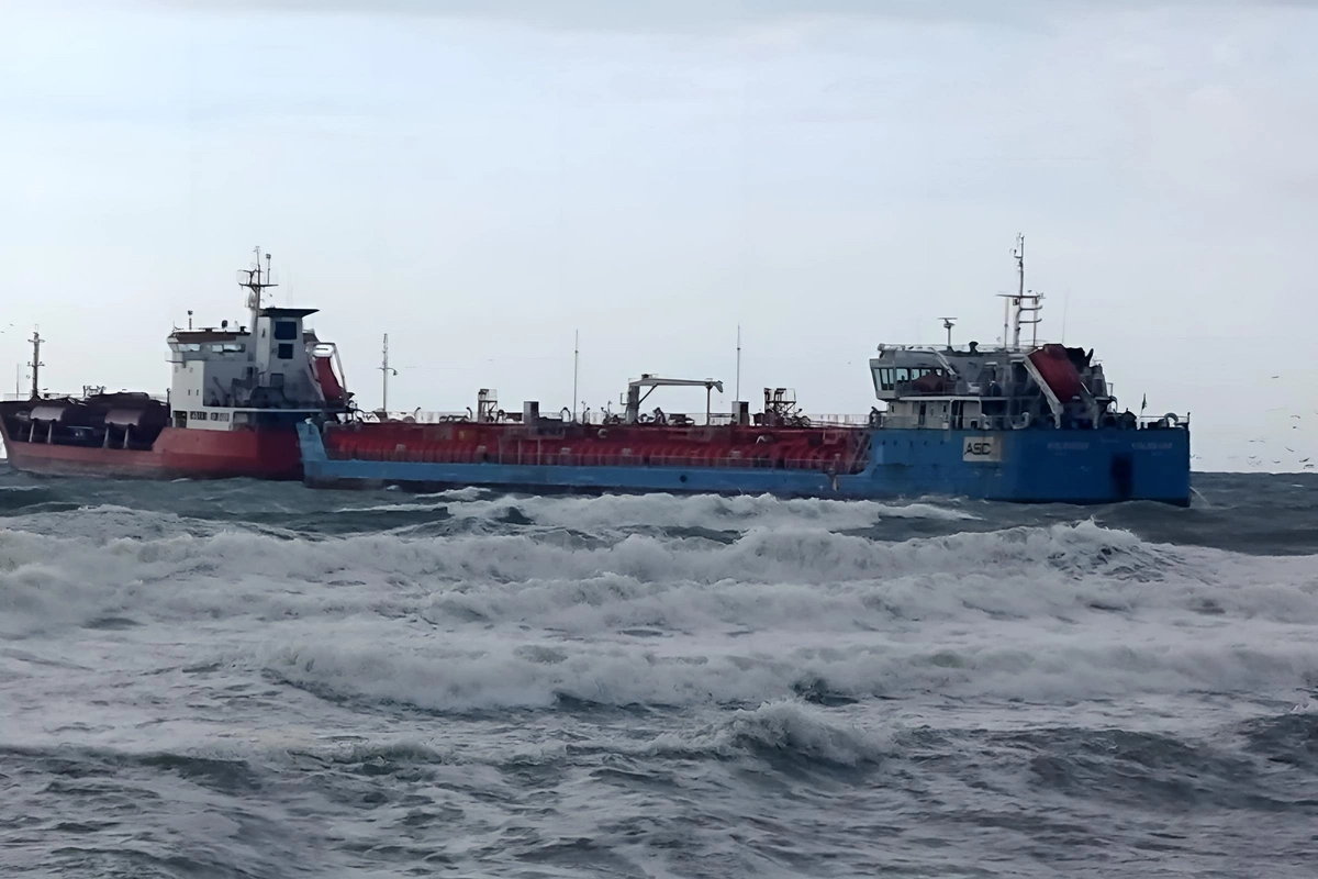 Azərbaycan və Türkiyə tankerlərinin qəzasına görə xilastemə qrupları hazır vəziyyətə gətirilib