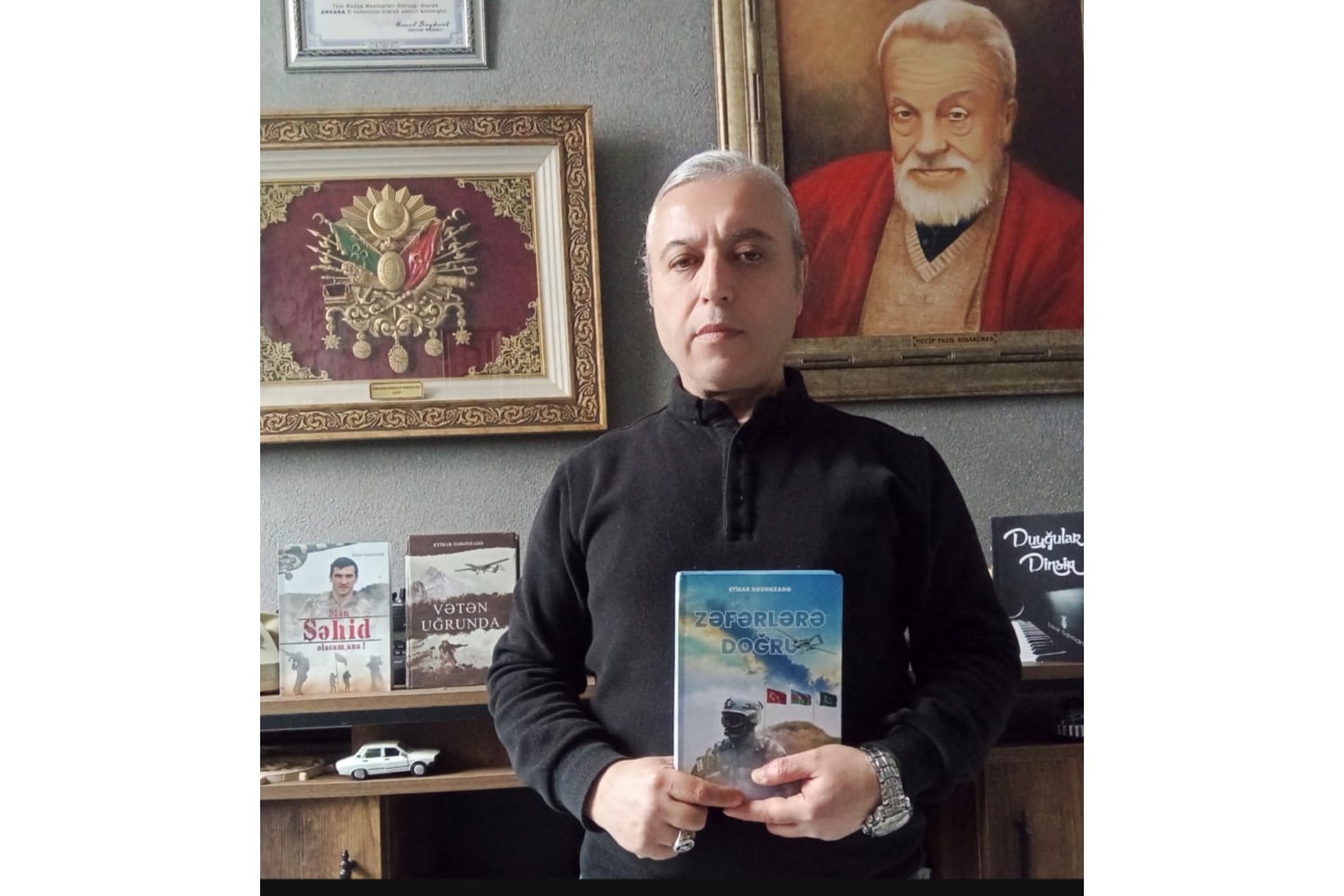 ETİBAR  HƏSƏNZADƏNİN  SELÇUK  İNANA  ANLAMLI HƏDİYYƏSİ.