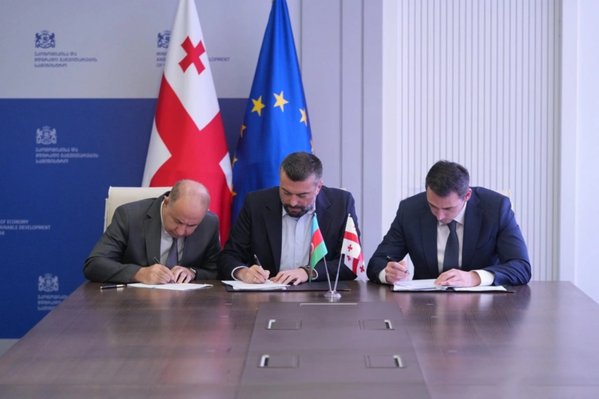 Bakı-Tbilisi-Qars dəmiryol xətti üzrə müqavilələr imzalanıb