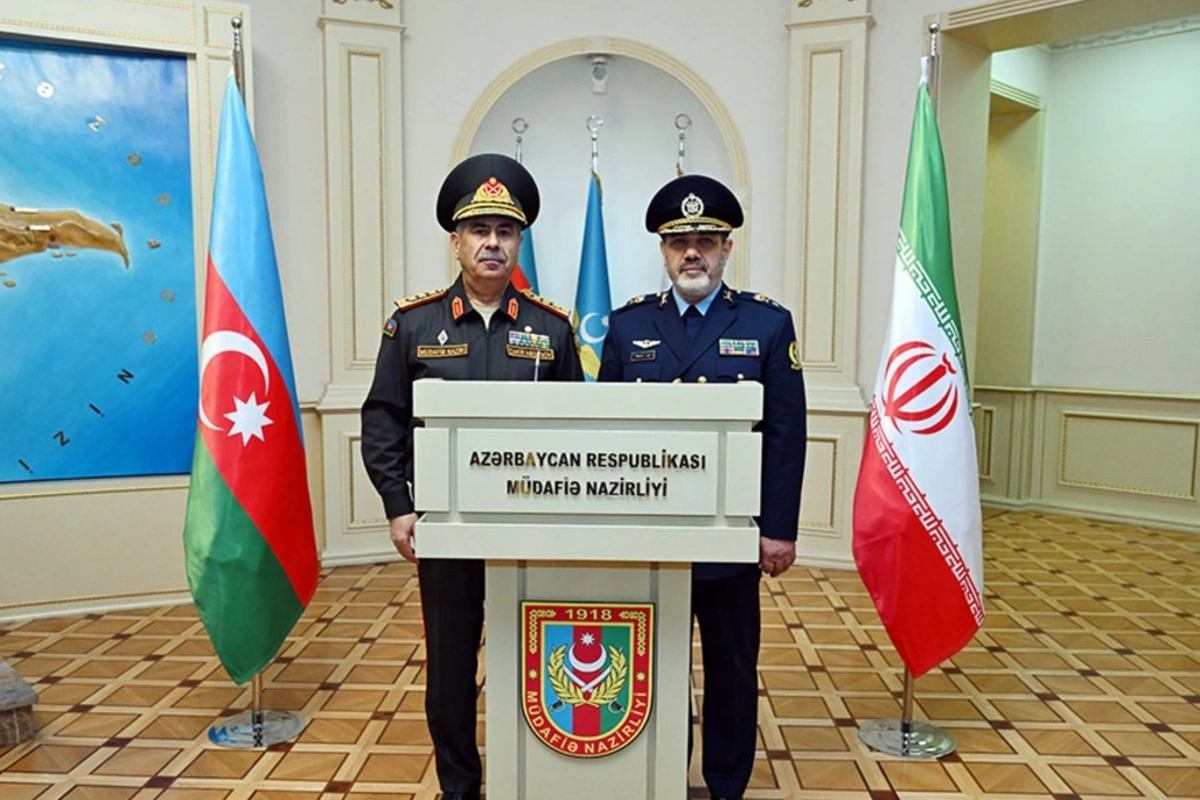 Azərbaycan və İran müdafiə nazirləri Bakıda görüşdülər