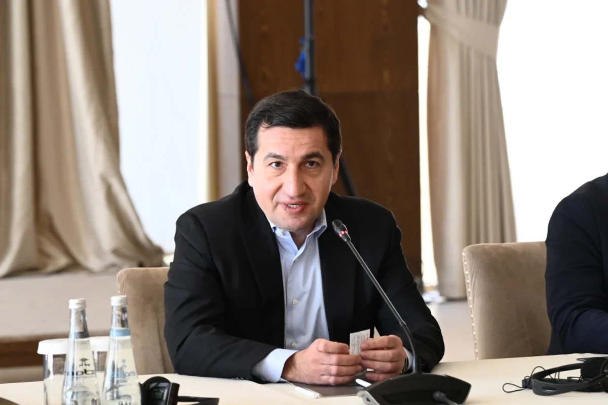 Hikmət Hacıyev "Sülh Körpüsü" təşəbbüsünün iştirakçıları ilə görüşdən paylaşım etdi - FOTO Hikmət Hacıyev "Sülh Körpüsü" təşəbbüsünün iştirakçıları ilə görüşdən paylaşım etdi - FOTO