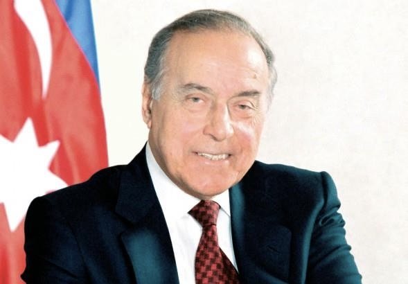 Ümummilli lider Heydər Əliyevin təhsil tariximizə qızıl hərflərlə yazılmış misilsiz xidmətləri Ümummilli lider Heydər Əliyevin təhsil tariximizə qızıl hərflərlə yazılmış misilsiz xidmətləri